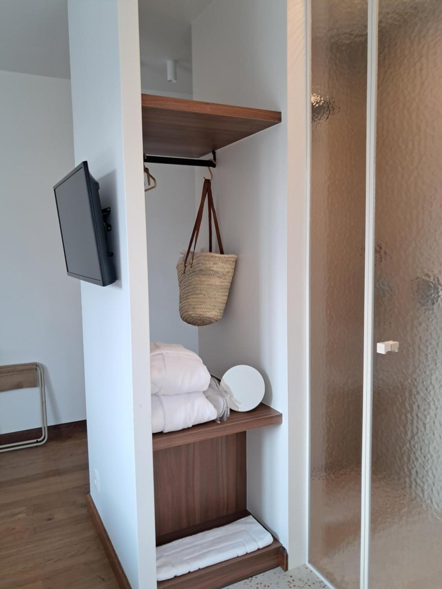 Het Bed Van Den Doktoor Meerhout Bagian luar foto
